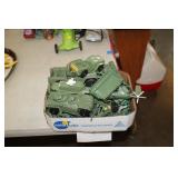 LOT OF ARMY TOYS