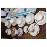 LOT OF VINTAGE CUPS & SAUCERS