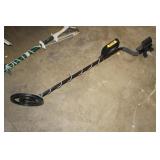 PIONEER 101 BOUNTY METAL DETECTOR