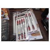 LOT OF NEW SCREW DRIVER SETS