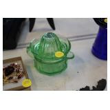 GREEN GLASS JUICER