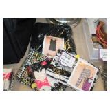 LOT OF NEW LADIES LEGGINGS & TOP