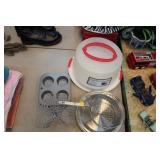 LOT OF KITCHEN ITEMS