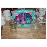 LOT OF GLASSWARE & BATH TOYS