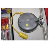 RETRACTABLE EXTENSION CORD
