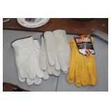 LOT OF WORK GLOVES