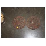 PAIR OF CAST IRON DECOR PIECES