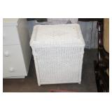 WICKER HAMPER