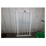 CHILD SAFETY GATE