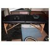 MASSAGE TABLE