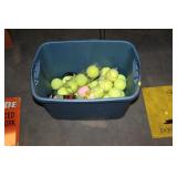 TOTE OF TENNIS BALLS
