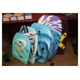 4 BOOGY BOARDS