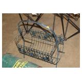 METAL MAGAZINE RACK