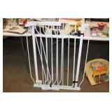 CHILD/PET GATE