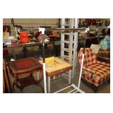 ADJUSTABLE CLOTHES RACK