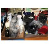 2 BOXES OF FOOD STORAGE CONTAINERS