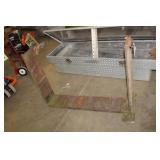 STEEL STAND  WITH HANDLE,44X33X17