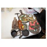 SHOE STRETCHER,SMOOTHING IRON,ETC