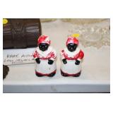 MAMMY SALT/PEPPER SHAKERS