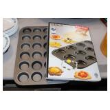 TEFLON MUFFIN PANS