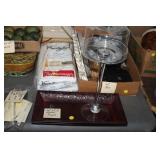 2 METAL TRAYS & GLASS STAND