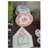 LOT OF PLATES & DECOR