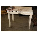 ANTIQUE ENAMEL TOP TABLE 33X24X29