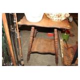 ANTIQUE OAK TABLE, 24X24X29