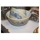 SET OF 3 VINTAGE PYREX BOWLS