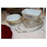LOT OF PYREX BOWLS & LIDS