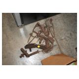 VINTAGE METAL STEEL TRAPS