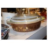 VINTAGE PYREX BOWL WITH LID