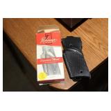 SET OF GUN GRIPS