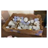 BOX OF LIGHT BULBS