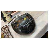 RADIO/CD PLAYER