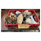 CRATE OF VARIOUS DECOR