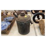 VINTAGE METAL OIL CAN