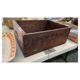 VINTAGE HUBBARD HARDWARE WOODEN CRATE