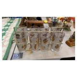 VINTAGE FROSTED LEAF GLASSES AND CARRIER