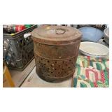VINTAGE METAL CAN