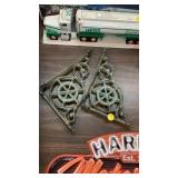 2 Decorative Metal brackets