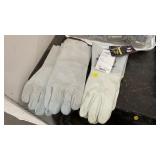 LOT OF GLOVES