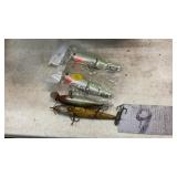 LOT OF FISHING LURES