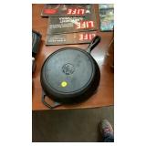 Lodge cast iron skillet