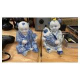 ORIENTAL BLUE AND WHITE FIGURES