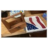 WOODEN STORAGE BOX, US FLAG DISHES
