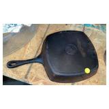 SQUARE CAST IRON SKILLET