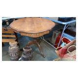 VINTAGE TABLE