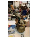 Spittoon & umbrella