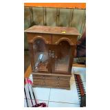 Jewelry box